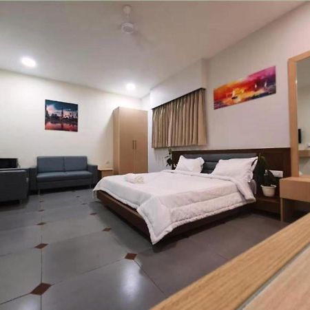 Hotel Seven Ahmedabad Exterior foto