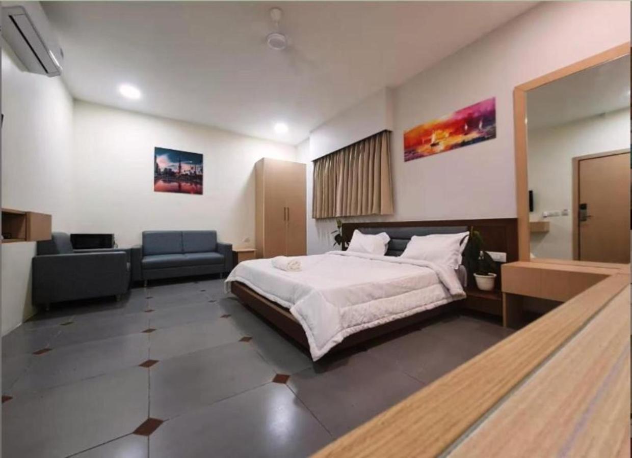 Hotel Seven Ahmedabad Exterior foto
