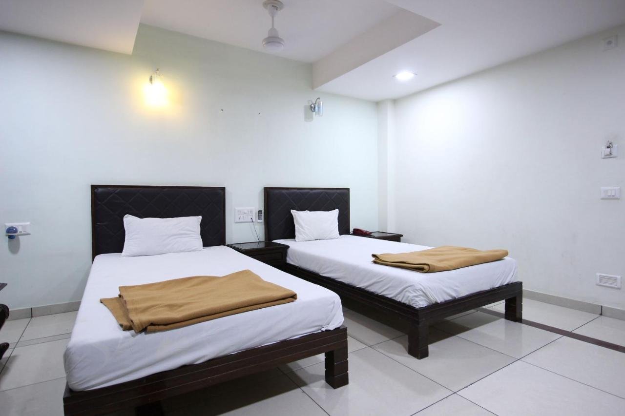 Hotel Seven Ahmedabad Exterior foto
