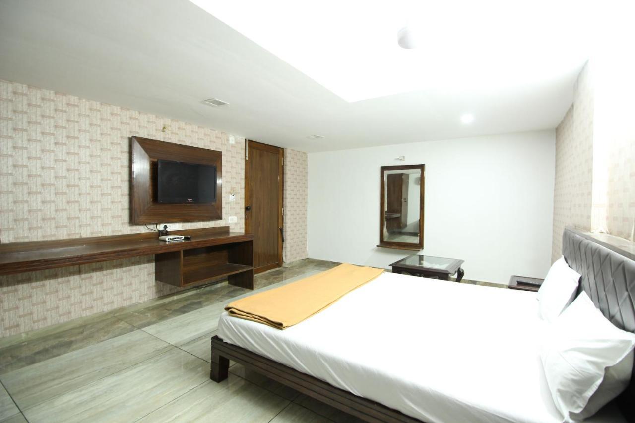 Hotel Seven Ahmedabad Exterior foto
